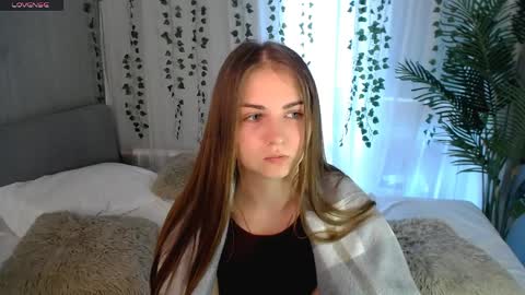 lilu__moon online show from 9, 4, 2026