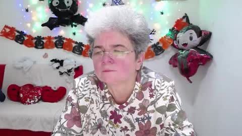 Snapshot of liluyanata chatting on 16, 10, 2025 Lilu online show from 16, 10, 2025