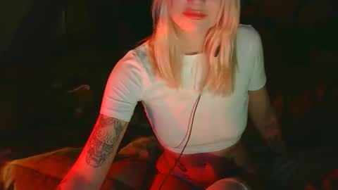 lily_angel777 online show from 14, 1, 2026