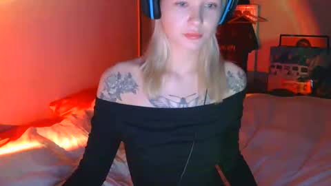 lily_angel777 online show from 18, 1, 2026