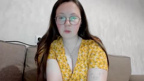 Lily Chays online show from 24, 10, 2025