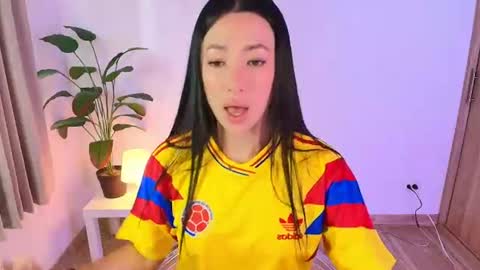 just lily online show from 17, 6, 2026