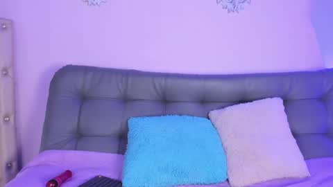 lily_rose0 online show from 5, 4, 2026