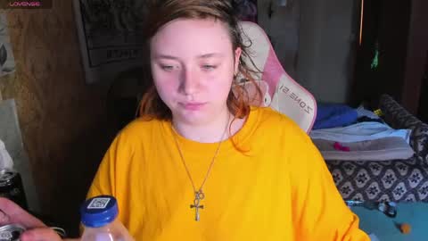 Snapshot of lily_shamy chatting on 29, 5, 2026 Alice online show from 29, 5, 2026