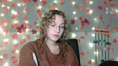 small lily online show from 8, 10, 2025