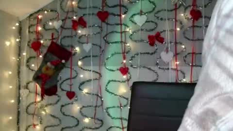 small lily online show from 11, 1, 2026