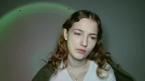 small lily online show from 19, 1, 2026