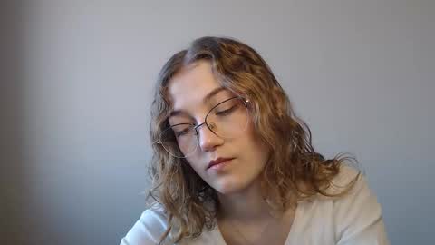 small lily online show from 4, 3, 2026