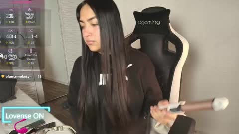 lily_waist online show from 17, 10, 2025