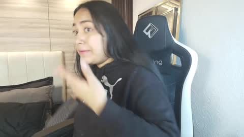 Snapshot of lily_waist chatting on 12, 2, 2026 lily_waist online show from 12, 2, 2026