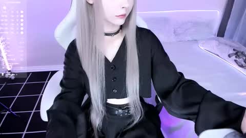 Snapshot of lily_weep chatting on 9, 9, 2025 Lily online show from 9, 9, 2025