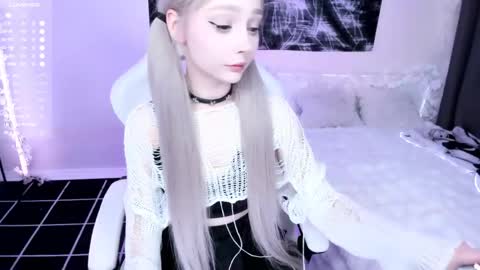 Snapshot of lily_weep chatting on 27, 5, 2026 Lily online show from 27, 5, 2026