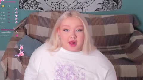 Snapshot of lilybelll chatting on 9, 12, 2024 Lily online show from 9, 12, 2024
