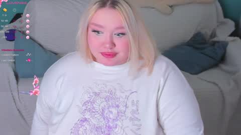 Snapshot of lilybelll chatting on 5, 2, 2025 Lily online show from 5, 2, 2025