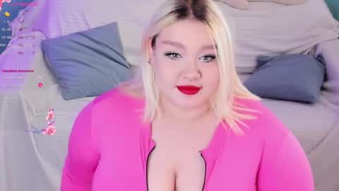 Snapshot of lilybelll chatting on 18, 2, 2025 Lily online show from 18, 2, 2025