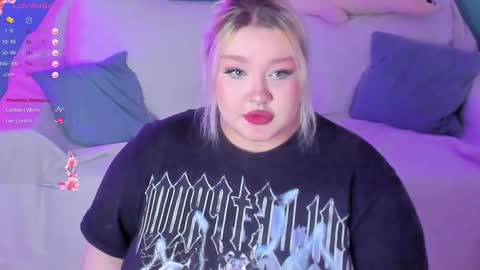 Snapshot of lilybelll chatting on 23, 2, 2025 Lily online show from 23, 2, 2025