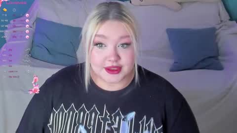Snapshot of lilybelll chatting on 24, 2, 2025 Lily online show from 24, 2, 2025