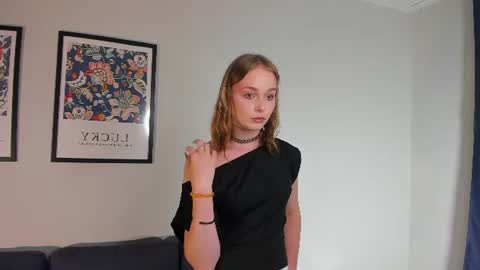 lilycoliins online show from 13, 7, 2026