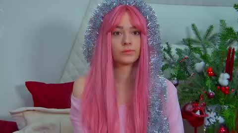 Snapshot of lilylanses chatting on 4, 12, 2025 Lily online show from 4, 12, 2025