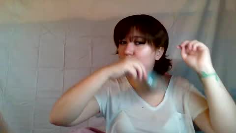 Snapshot of lilylovegood04 chatting on 26, 6, 2026 lily online show from 26, 6, 2026