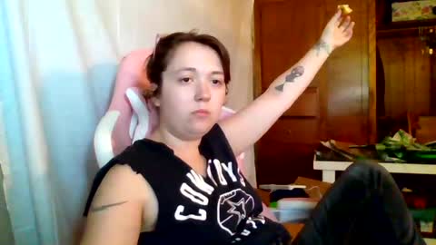 Snapshot of lilylovegood04 chatting on 29, 7, 2026 lily online show from 29, 7, 2026
