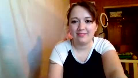 Snapshot of lilylovegood04 chatting on 1, 8, 2026 lily online show from 1, 8, 2026