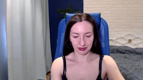 Lily online show from 10, 4, 2026