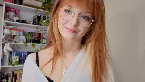 Snapshot of lilyrin chatting on 11, 5, 2026 Lily online show from 11, 5, 2026