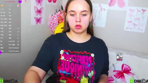 Snapshot of lilysweet13 chatting on 14, 9, 2025 Lily online show from 14, 9, 2025