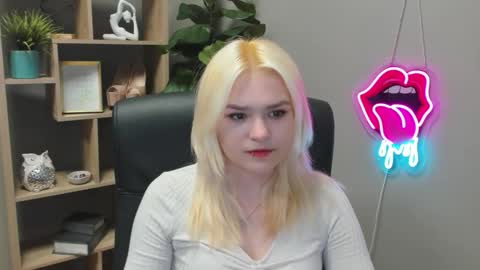 Lily online show from 19, 3, 2026