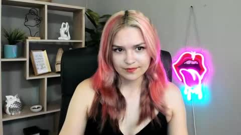 Snapshot of lilysweetxo chatting on 21, 6, 2026 Lily online show from 21, 6, 2026