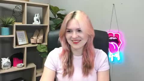Snapshot of lilysweetxo chatting on 30, 6, 2026 Lily online show from 30, 6, 2026