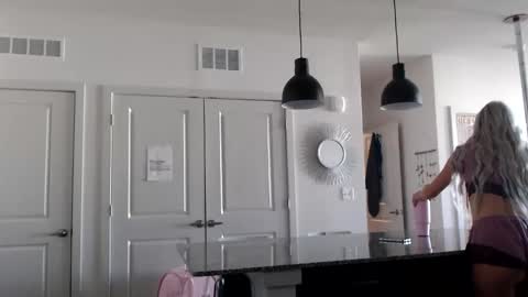 Lily Monroe online show from 16, 10, 2025