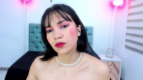 Snapshot of lina_bedoya chatting on 4, 12, 2024 Lina Bedoya online show from 4, 12, 2024