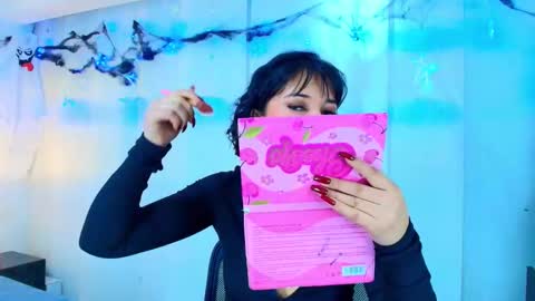  Lina Bedoya  online show from 7, 11, 2025