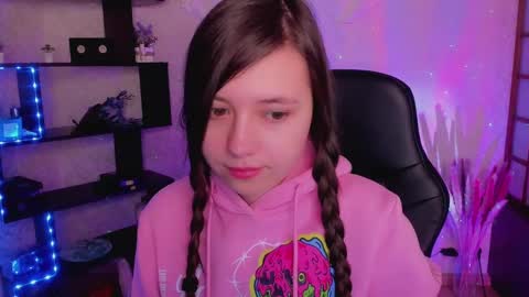 Lina online show from 6, 1, 2025