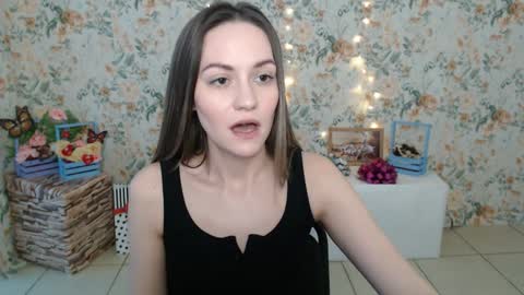 Lina online show from 8, 2, 2025