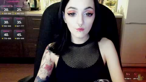 Snapshot of lina_tyaan chatting on 30, 12, 2024 Lina 3 1715622743 online show from 30, 12, 2024