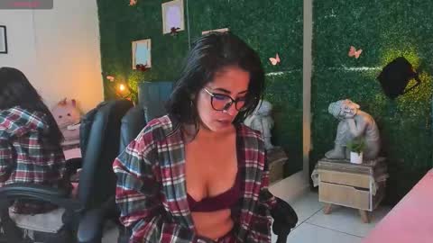 Lina  online show from 1, 11, 2025