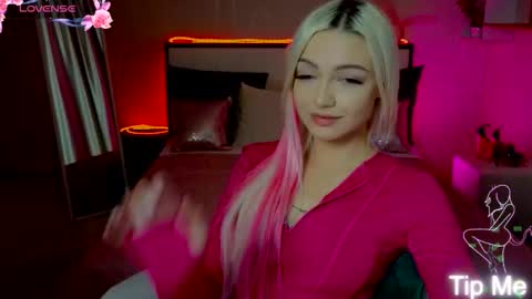 I am Lina online show from 16, 11, 2025