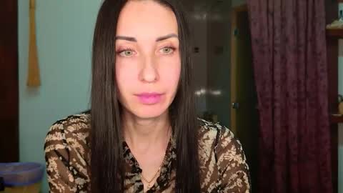 LinaLivee online show from 10, 2, 2026