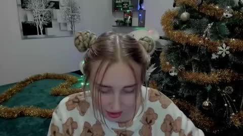Snapshot of linatruly chatting on 18, 12, 2024 Lina online show from 18, 12, 2024