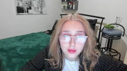 Snapshot of linatruly chatting on 24, 1, 2025 Lina online show from 24, 1, 2025