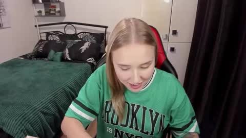 Snapshot of linatruly chatting on 15, 9, 2025 Lina online show from 15, 9, 2025