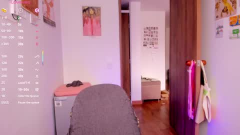 Giggles  online show from 16, 3, 2026