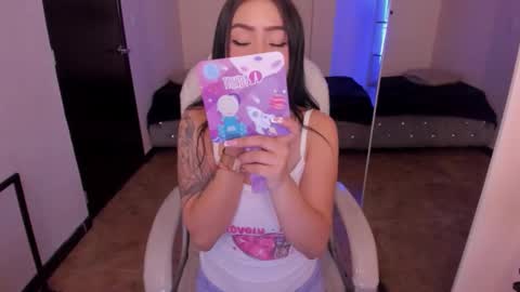 Lindaa maria  online show from 9, 10, 2025