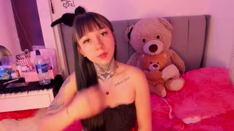 Lindaa maria  online show from 10, 1, 2026