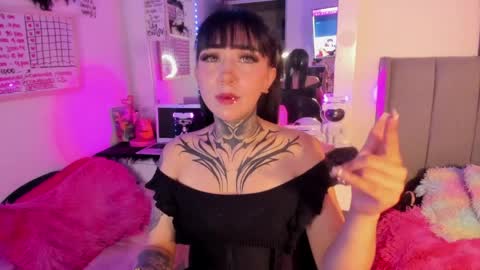 Lindaa maria  online show from 2, 4, 2026