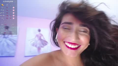 Maria Paula online show from 7, 1, 2025