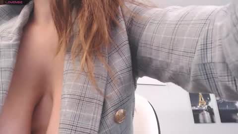 Maria Paula online show from 30, 10, 2025